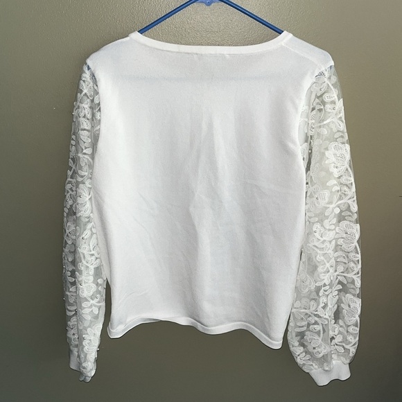 EXCELLENT CONDITION MILANO WHITE CARDIGAN WITH LACE/PEARL SLEEVES SIZE XL - Picture 3 of 8